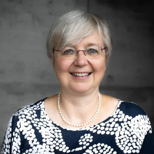 Marion Debus